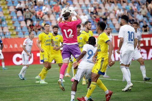 Petrolul l-a transferat pe atacantul Mihai Roman II, în alb, liber după rezilierea cu FC Botoșani / foto: Ionuț Tăbultoc