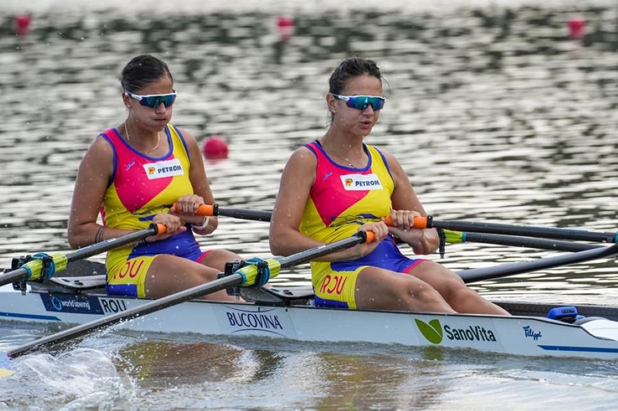Andrada Moroșanu și Iulia Bălăucă Foto: Facebook FR Canotaj Barca feminină de dublu vâsle, al treilea titlu la rând la Campionatele Mondiale de canotaj U23!