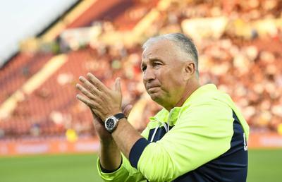 Transfer oficial la CFR Cluj! Dan Petrescu l-a „furat” pe titularul Corvinului dorit de granzii Superligii