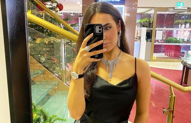 Fotbalista care face spectacol în Anglia a devenit virală după asemănarea izbitoare cu celebra Megan Fox