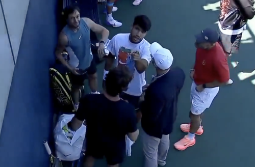 Carlos Alcaraz, iritat la un antrenament la US Open
