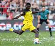 St. Pauli - Borussia Dortmund, în prima etapă din Bundesliga // FOTO: Getty Images