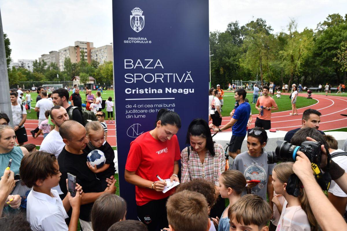 Imagini cu baza sportivă „Cristina Neagu”, inaugurată în Sectorul 6: „Mi-aș fi dorit să am aproape de casă o astfel de bază”
