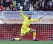 Despărțire emoționantă a portarului Gigio Donnarumma de fanii lui PSG pe Parc des Princes / Foto: Imago