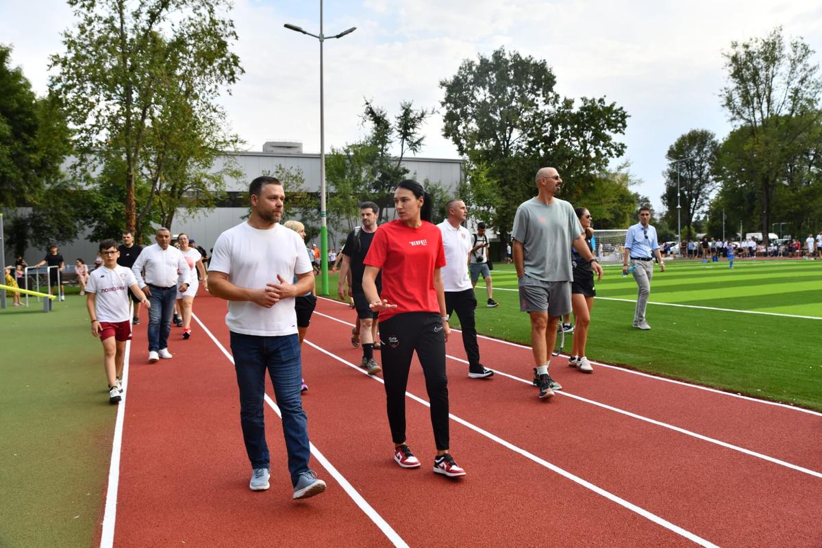 Imagini cu baza sportivă „Cristina Neagu”, inaugurată în Sectorul 6: „Mi-aș fi dorit să am aproape de casă o astfel de bază”