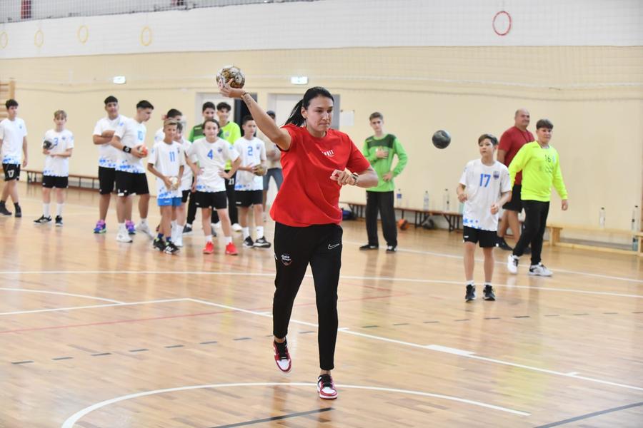 Imagini cu baza sportivă „Cristina Neagu”, inaugurată în Sectorul 6: „Mi-aș fi dorit să am aproape de casă o astfel de bază”