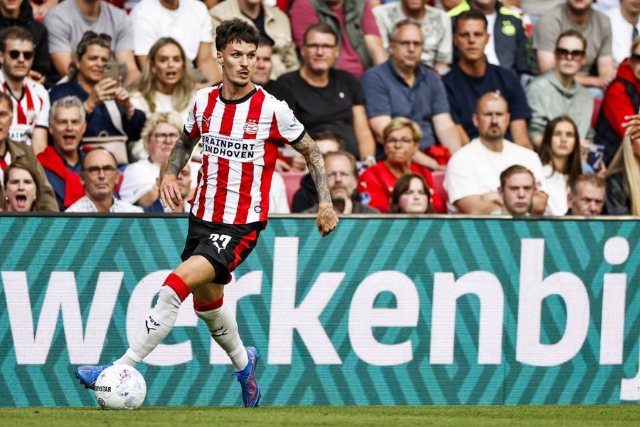 Dennis Man, la debutul lui PSV Eindhoven / Foto: Imago PSV Eindhoven e interesată de fotbalistul lui Dan Șucu