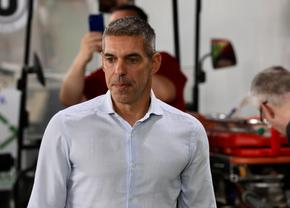 „Poate antrenorul își pune și el o întrebare” » Schimbarea de la Dinamo care dă de gândit