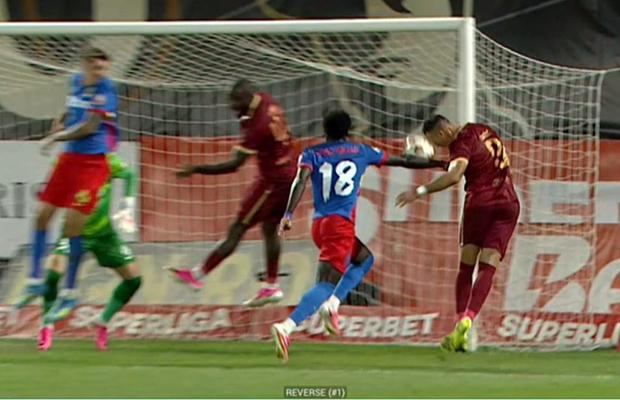 Penalty din a doua încercare » Găman, salvat de VAR la CFR Cluj - FCSB