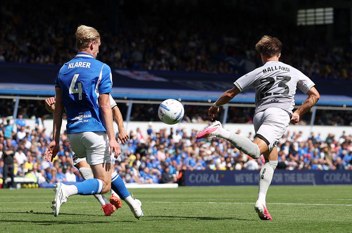 Dom Ballard, gol spectaculos în Birmingham -Bristol City