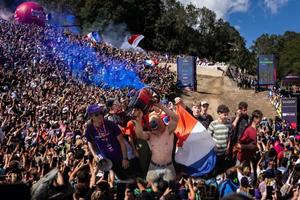 Imaginile weekendului: un potop de fani copleșește un munte pentru un campion mondial al Franței!