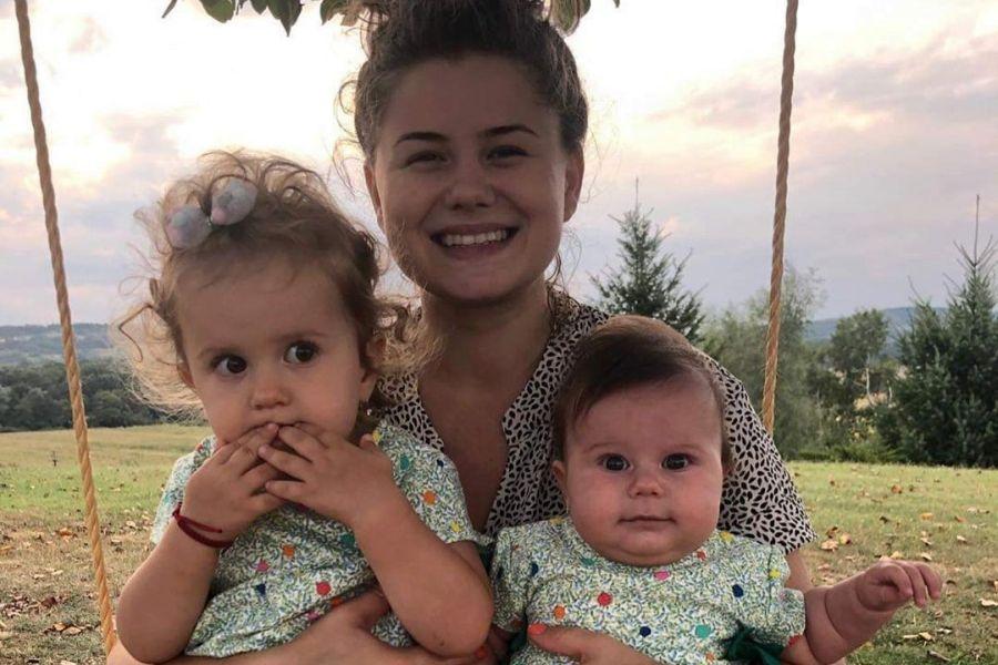 Perlele familiei sale: soția și cele două fetițe ale cuplului EXCLUSIV Bogdan Vătăjelu, despre marea dorință după revenirea la Craiova: „Muncesc zi de zi pentru aceste două visuri: naționala și titlul de campion”