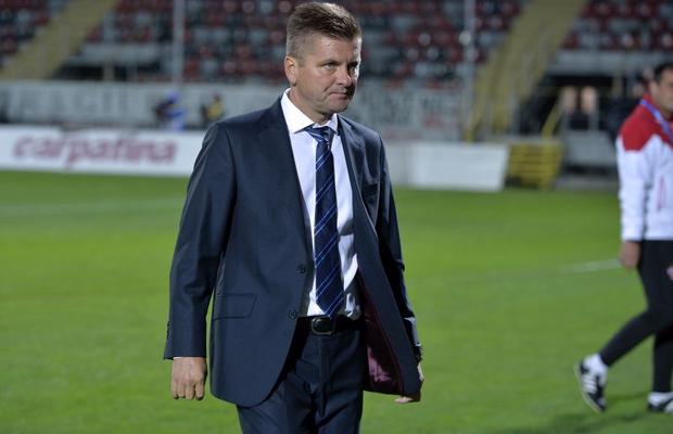 UTA - DINAMO // Dusan Uhrin se teme de UTA: „Voi folosi echipa bună” + ce se întâmplă cu Fabbrini