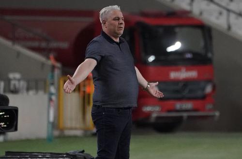 Marius Șumudică, 49 de ani, antrenorul lui Gaziantep, încă nu a trecut peste egalul înregistrat de echipa sa în precedenta etapă de campionat, 2-2 cu nou-promovata Karagumruk