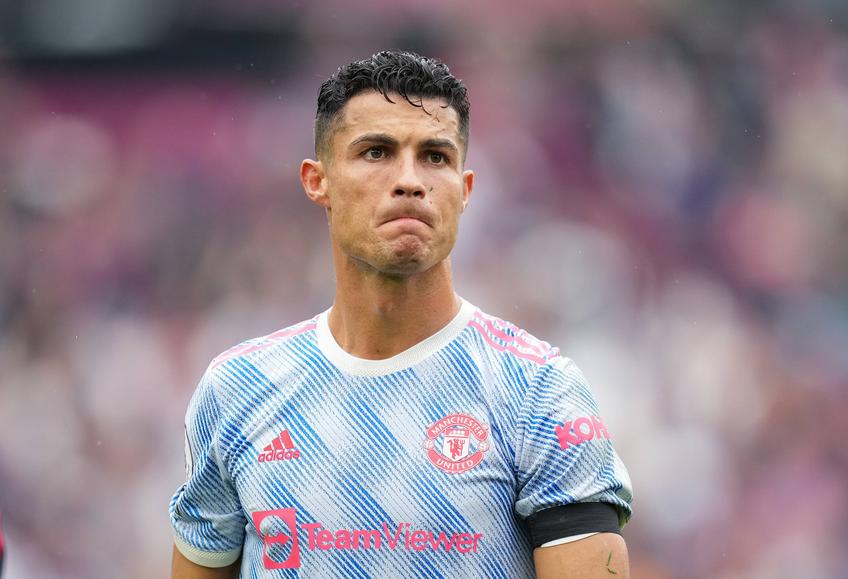 Cristiano Ronaldo (36 de ani) a sosit la antrenamentul lui Manchester United conducând un Bentley, în valoare de aproape 300.000 de euro.