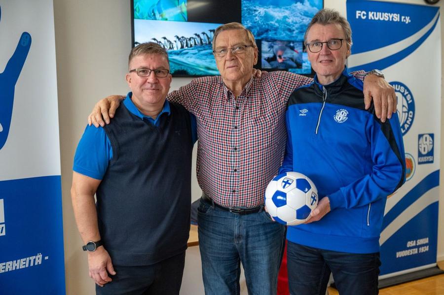 Jirki Hannikainen, Penti Korkko și fostul portar Ismo Korhonen au rememorat pentru trimișii Gazetei cel mai trist meci din cariera lor Gazeta a stat de vorbă la Helsinki cu doi dintre eroii lui Kuusysi Lahti care au jucat contra Stelei în 1986. Care e marea lor durere: „De ce n-o fi degajat nimeni mingea aia?!”