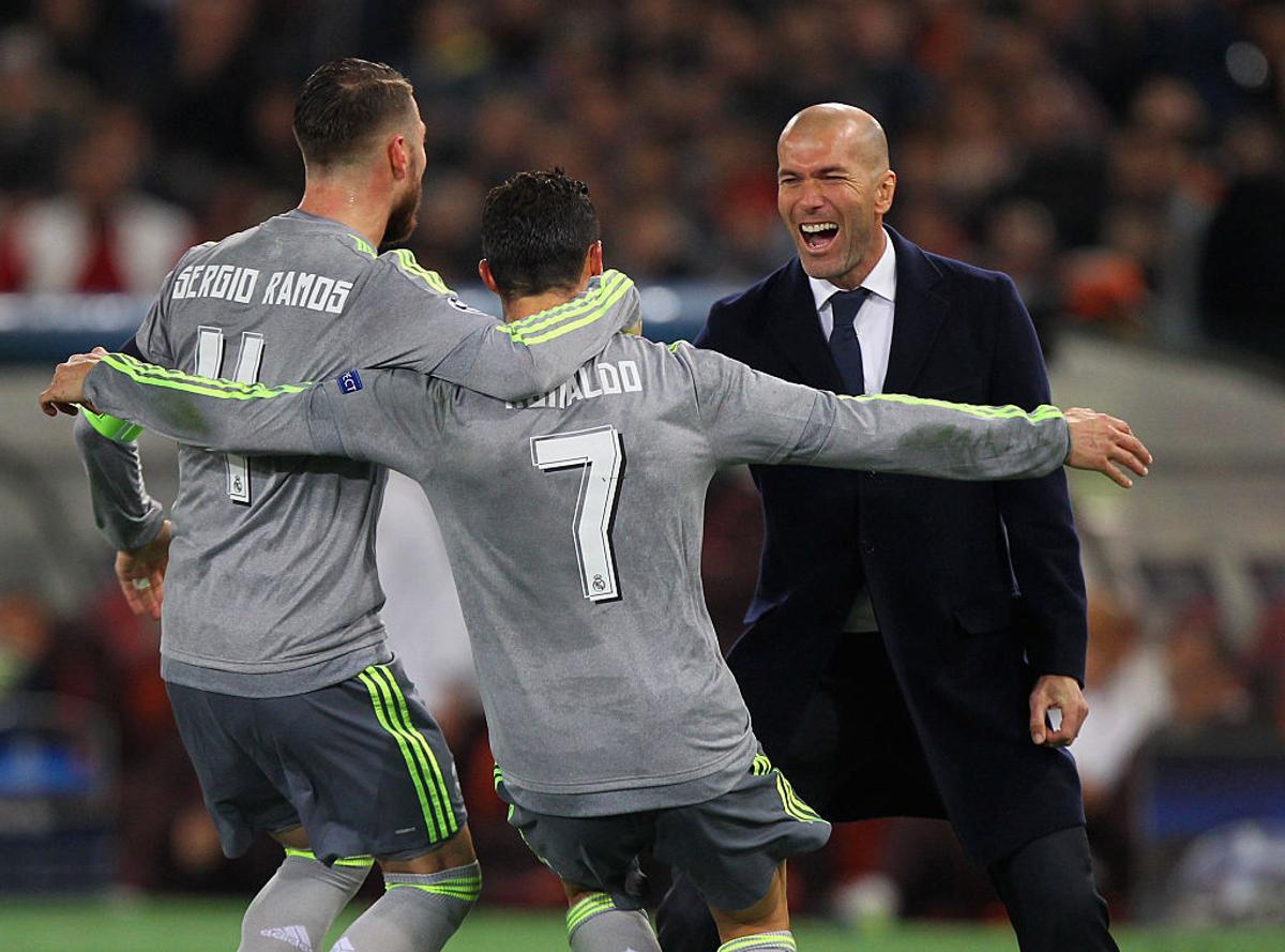 Imagini inedite cu Zinedine Zidane