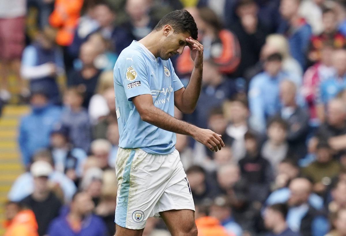 Manchester City câștigă și în 10 oameni » Campioana merge ceas în Premier League