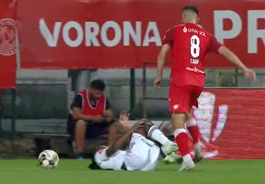 Carp l-a lovit pe Zabou după ce jocul fusese oprit