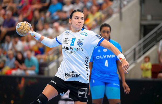 Cristina Neagu continuă la CSM București până în 2025