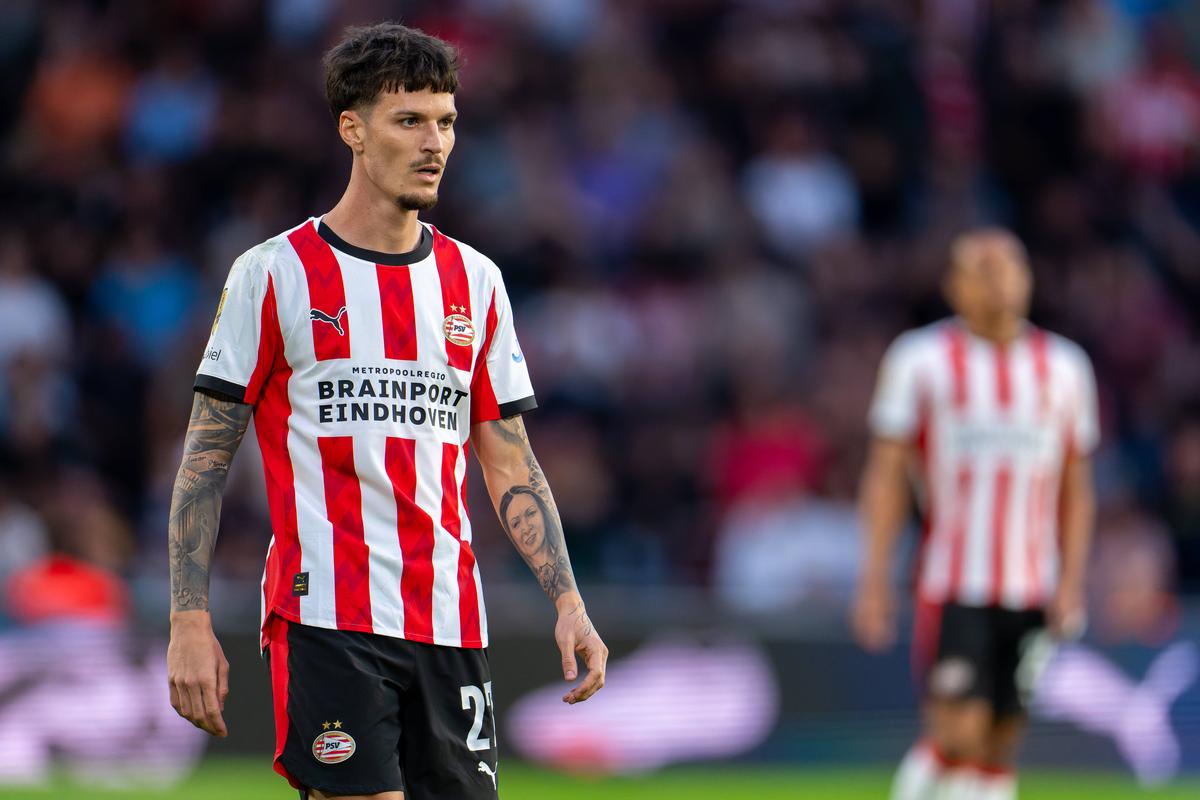 Dennis Man, în tricoul celor de la PSV