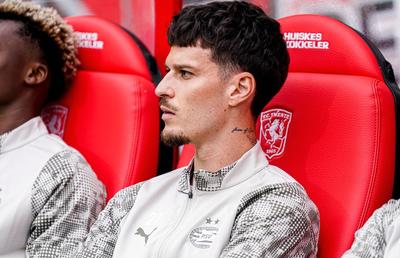 Antrenorul Bosz a explicat de ce Dennis Man joacă așa de puțin la PSV Eindhoven: „Știu asta”