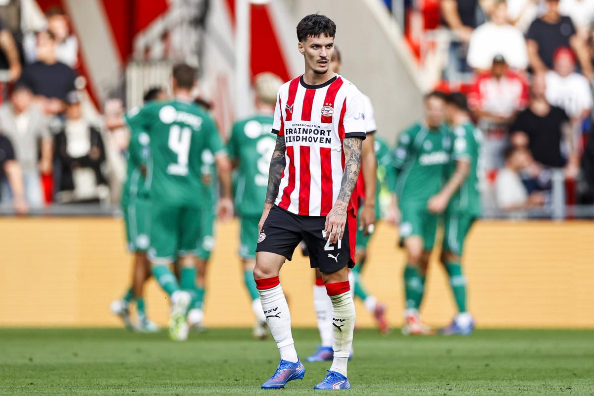 Dennis Man, în tricoul celor de la PSV