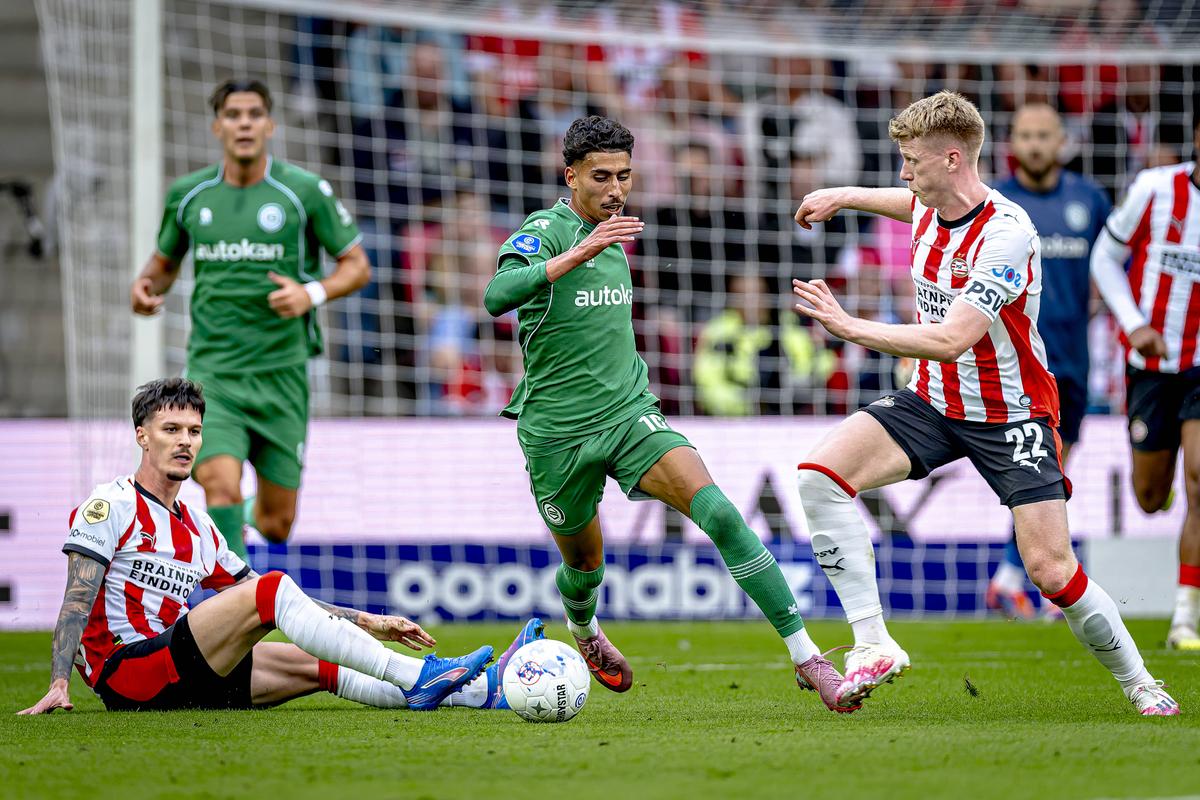 Dennis Man, în tricoul celor de la PSV