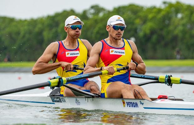 Bărcile României de dublu rame, calificate în finale la Campionatele Mondiale de canotaj, după ce au dominat penultimul act