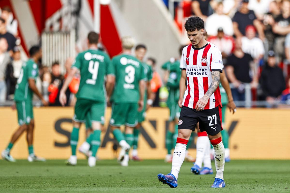 Dennis Man, în tricoul celor de la PSV
