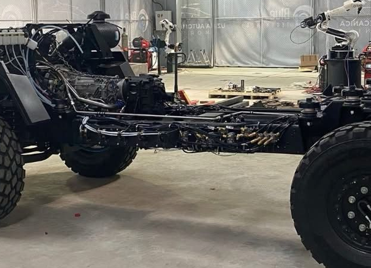 Premieră la standarde NATO pentru România: cum arată primul blindat militar 4x4 produs în țara noastră
