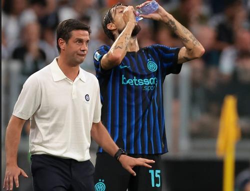 Francesco Acerbi are două titluri, două Cupe și tot atâtea Supercupe ale Italiei cu Inter / Foto: Imago