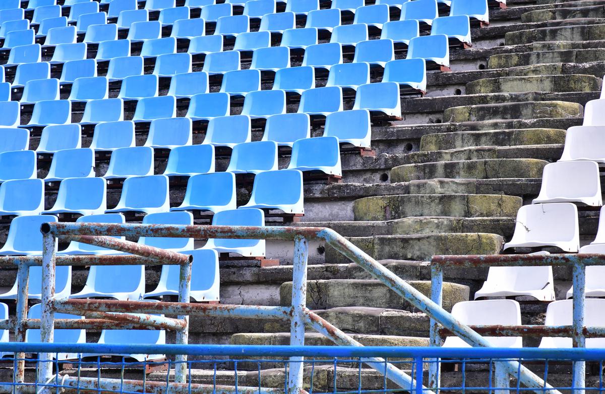 Gică Craioveanu, noul președinte din Liga 2, a prezentat „dezastrul” de la stadion: „Uite, arată jalnic! Ne-am întors cu 40 de ani în urmă, m-a apucat depresia” » Povești savuroase cu „Grande” de la începutul carierei