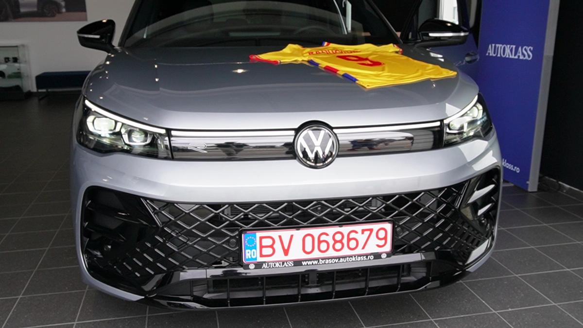 Florin Răducioiu a semnat! Este al doilea din Generația de Aur, după Gică Hagi