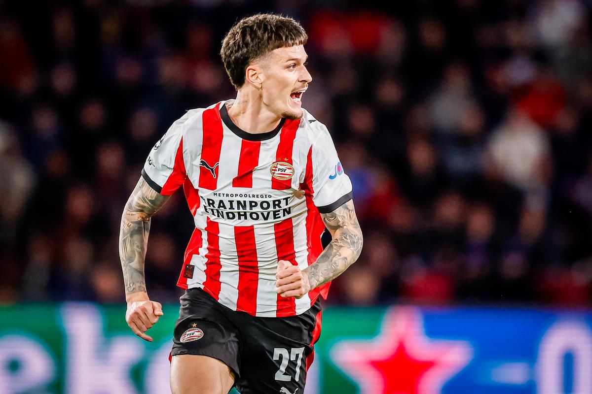 Dennis Man, în tricoul celor de la PSV