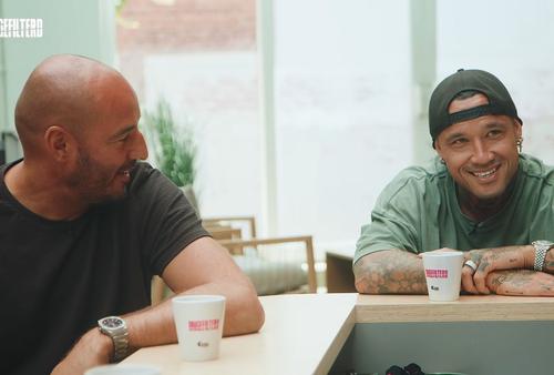 Stijn Stijnen și Radja Nainggolan, față în față la podcastul „Ongefilterd”/ Foto: Captură YouTube