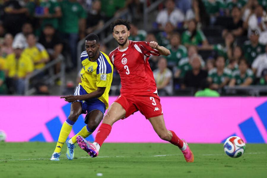 La Mondialul din vară, Suedia a început în forță cu Tunisia, 5-1, după care s-a stins în următoarele jocuri, cu Olanda, Japonia și Franța Jurnalist suedez de marcă, despre cum ne privesc nordicii: „Ar trebui să învingem fără probleme” + „El e adevărata vedetă a României”