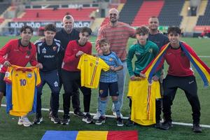 Poveștile copiilor români care învață fotbal în academiile suedeze: „Aici este o altă planetă” + Mesaje emoționante pentru „tricolorii” lui Hagi
