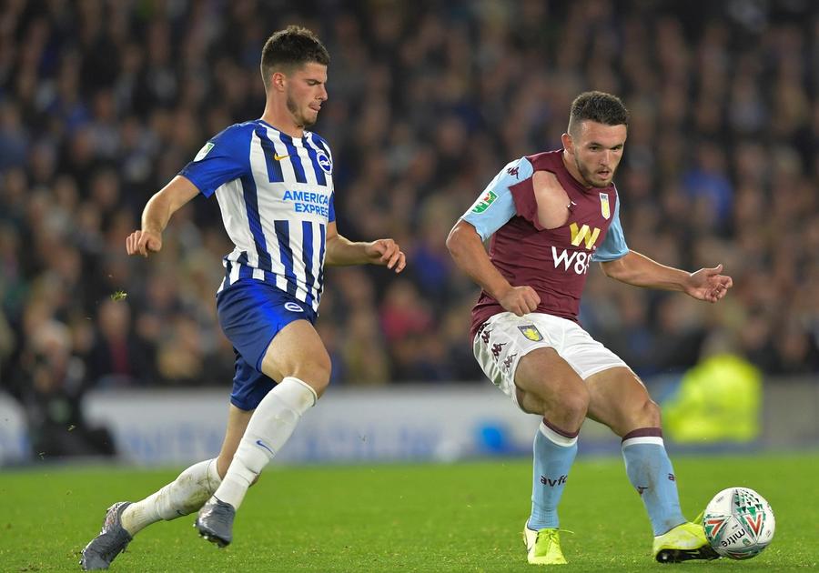 Tudor Băluță și John McGinn, în Brighton - Aston Villa, 25 septembrie 2019. Foto: Imago. Coincidență rară la meciul Suedia - România » Graham Potter și Tudor Băluță, față în față după fix 7 ani