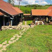 Satul Șapartoc, cel care l-a impresionat pe David Popovici // foto: facebook Sapartoc - Traditional Romanian Village