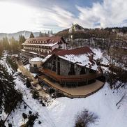 Hotelul Rozmarin, locul unde Gică Popescu își amenajează noul muzeu // foto: hotelrozmarin.ro
