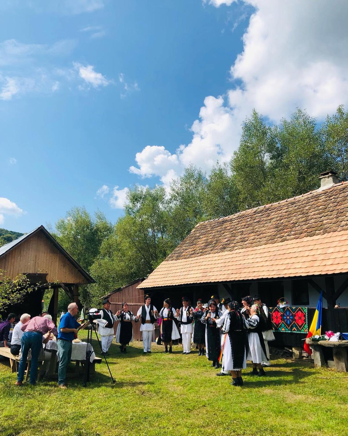 David Popovici impresionat de satul Șapartoc
