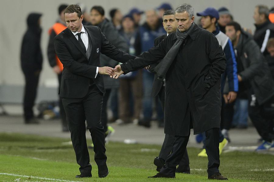 Laurențiu Reghecampf și José Mourinho, după Steaua – Chelsea 0-4, în grupele Champions League, octombrie 2013 FOTO: GSP Ce bărbat a devenit Laurențiu Reghecampf?