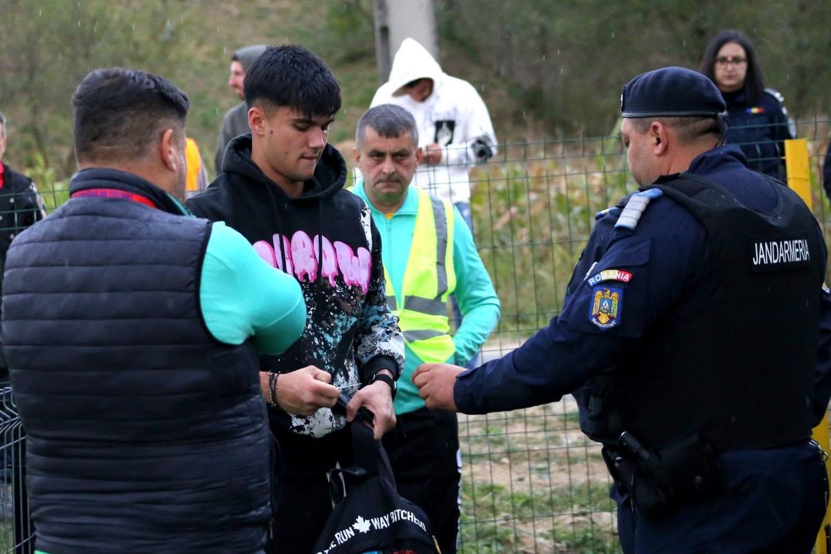 Scandal de proporții între coechipieri! Un jucător a fost „săltat” de jandarmi » Scene incredibile la echipa triplului campion cu Dinamo: „Contractele le vor fi reziliate”