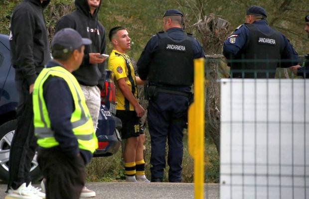 Scandal de proporții între coechipieri! Un jucător a fost „săltat” de jandarmi » Scene incredibile la echipa triplului campion cu Dinamo: „Contractele le vor fi reziliate”
