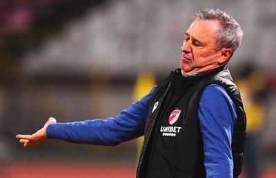 Mircea Rednic, după Dinamo - Rapid: „Carnat, săracul, dă un gol pe an...” + atac la Bonetti: „Fizic, suntem slabi! Jucătorii aveau 2-7 kg în plus!”