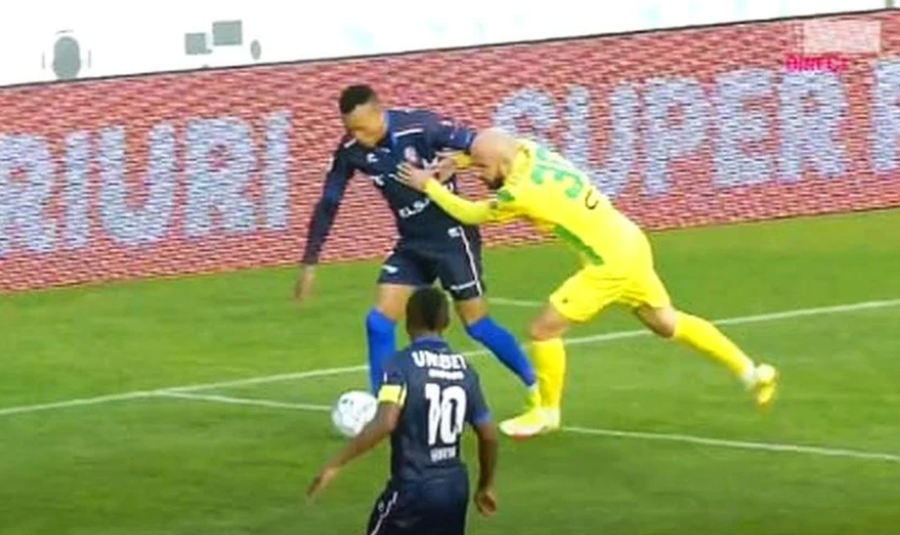 Hațegan, eroare uriașă în prelungiri la CS Mioveni - FC Botoșani! Croitoru, scandal cu suporterii