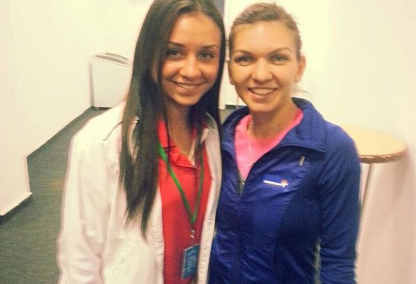 Elena Mădălina Căpraru alături de Simona Halep în 2015