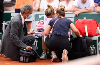 O posibilă variantă este de eliminat în cazul Simonei Halep: „Se face fișă și pentru un paracetamol”
