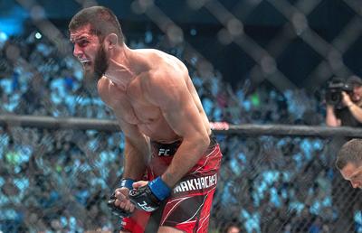 Protejatul lui Khabib Nurmagomedov îi calcă pe urme » Islam Makhachev e campion în UFC după o victorie spectaculoasă cu Charles Oliveira